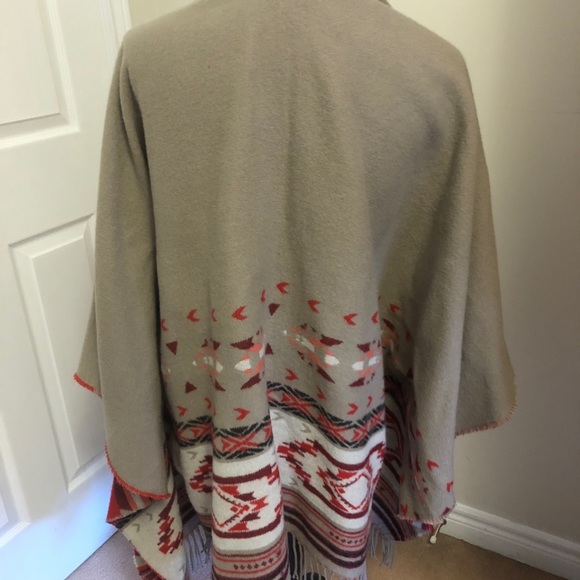 American Eagle Outfitters Tan Shawl / Wrap - Picture 3 of 3